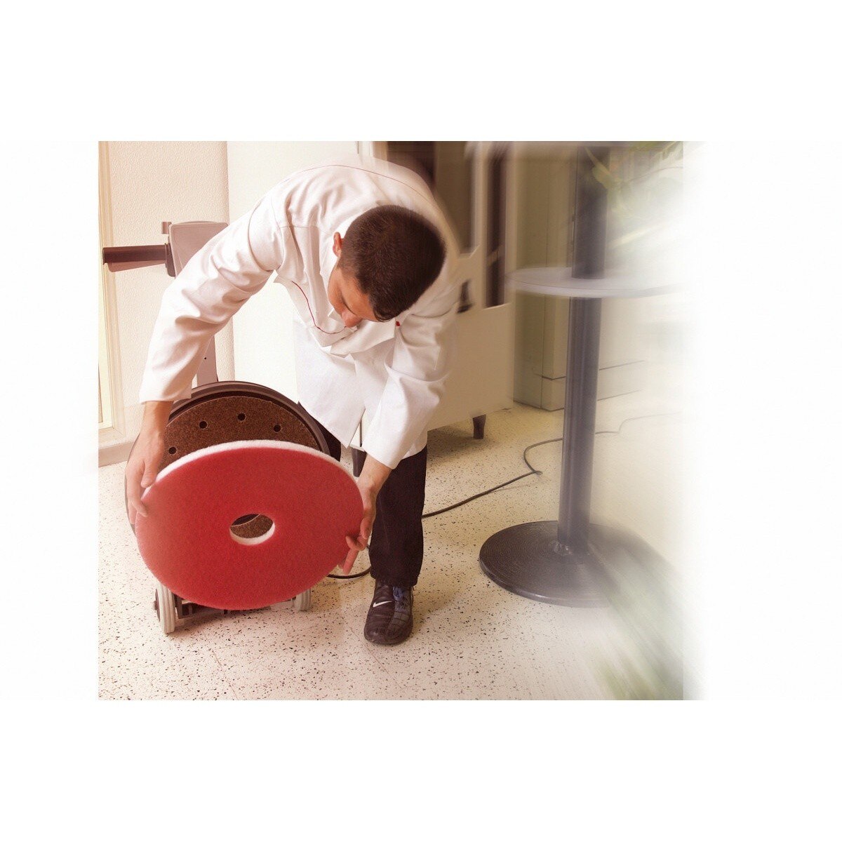 3M 5100 Red Buffer Pad, Red, 17 in x 1 in, Center Hole, 175-600 RPM (7000000662) (5 Pack) - 6
