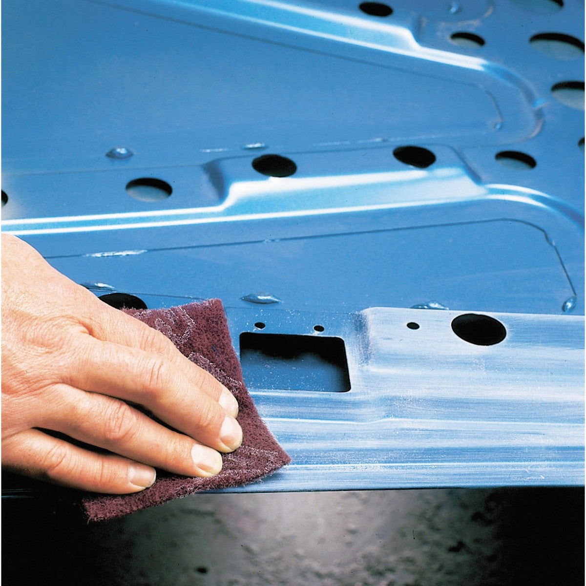 3M Scotch-Brite Primer Prep Scuff, Very Fine, Maroon, 4-3/4 in x 15 ft Roll (7000046123) - 2
