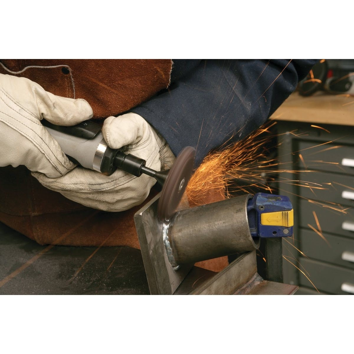 3M 28475 Roloc Disc Pad TR, Extra Hard, Black, 4 in, 3/8 in-24 Internal Thread (7010362517) (5 Pack) - 2