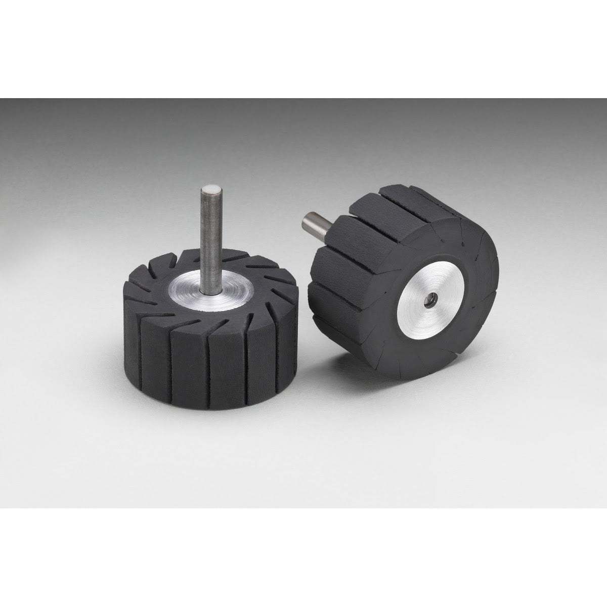 3M 77720 Rubber Slotted Expander Wheel, 2 in x 1 in 1/4 Diameter Shank (7100000272)