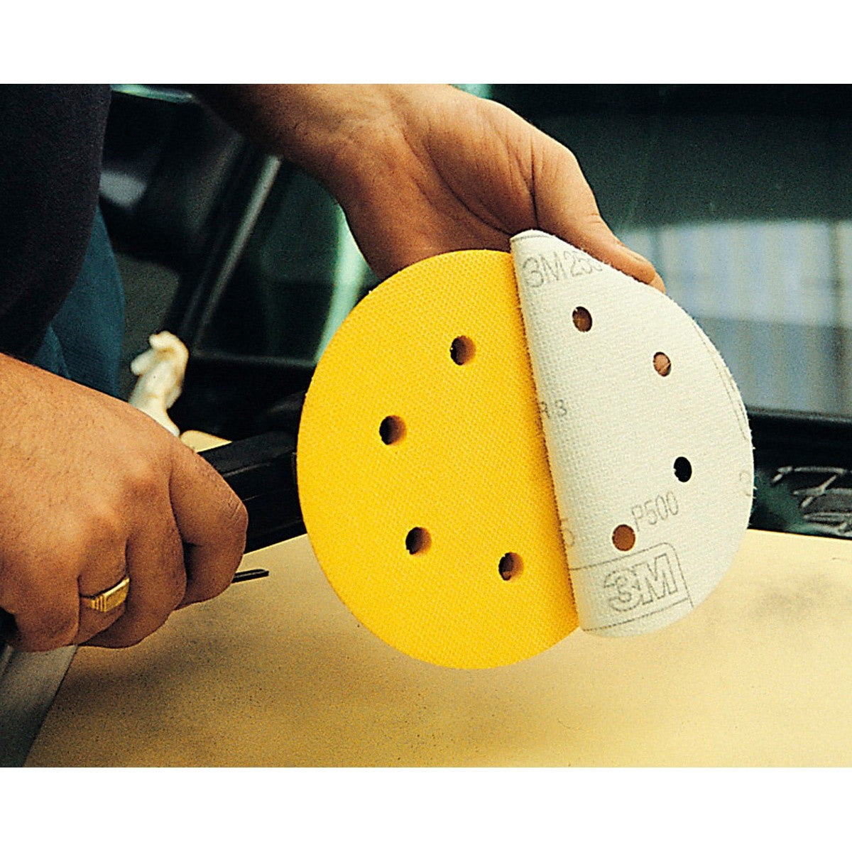 3M 05782 Hookit Abrasive Disc Pad, Dust Free, Yellow, 8 in, 6 Hole, 1500 rpm Max (7000119809) - 4