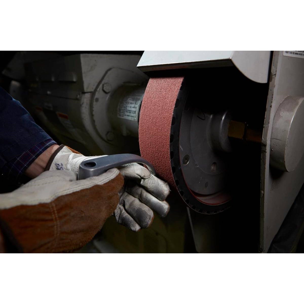 3M 384F Cubitron II Cloth Belt, Aluminum Oxide 120+ XF Weight, 1/2 in x 18 in, Fabri-lok, Single-flex, Maroon (7010299102) (200 Pack) - 3